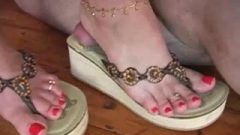 Foot Slave Bang’s Mistress’s Feet