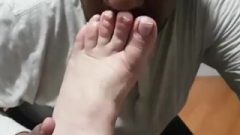 Enormous Feet And Juicy Toes Worshiped