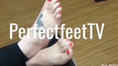 Blonde Teen Girl Flashes These Feet In A Public Lounge