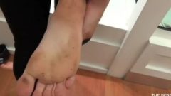 Teen Brunette Girl Shows Us Her Dirty Feet In Public