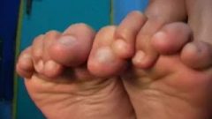 Thai Girl Wiggles Toes