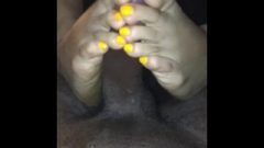 Yellow Toes Footjob