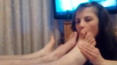 Extreme Cuckold: Husband Films Wife Lick Guests Feet