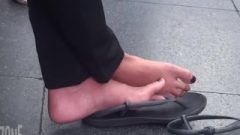 Asian Feet Toe Wiggling