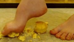 Dreena Rogue Crushing Petite Rough Corn Muffins With Her Strong Feet