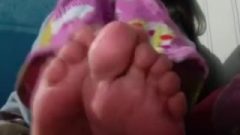 My GF Plays With Her Toes