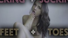 Teen Licks And Blows Her Toes And Feet In 4K