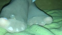 GODDESS LAETICIA’S SEXY WHITE TOENAILS & RING IN NYLONS