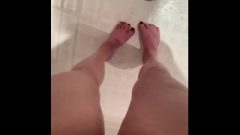Sophie Le Rosier – Peeing On Feet In Shower