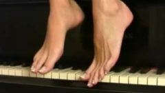 Piano Toes