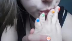 Voluptuous Teen Licks Feet