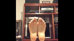 E.c.2’s Sensuous Soft Wrinkled Soles And Curled Toes #2