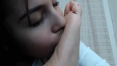 H0neyc0rnett Blowing Her Hot Feet In Chaturbate (self Toes Blowing