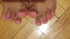 Foot Fetish – Dry Hungry Smelly Feet – Long Inviting Toes – Smell My Feet Slave